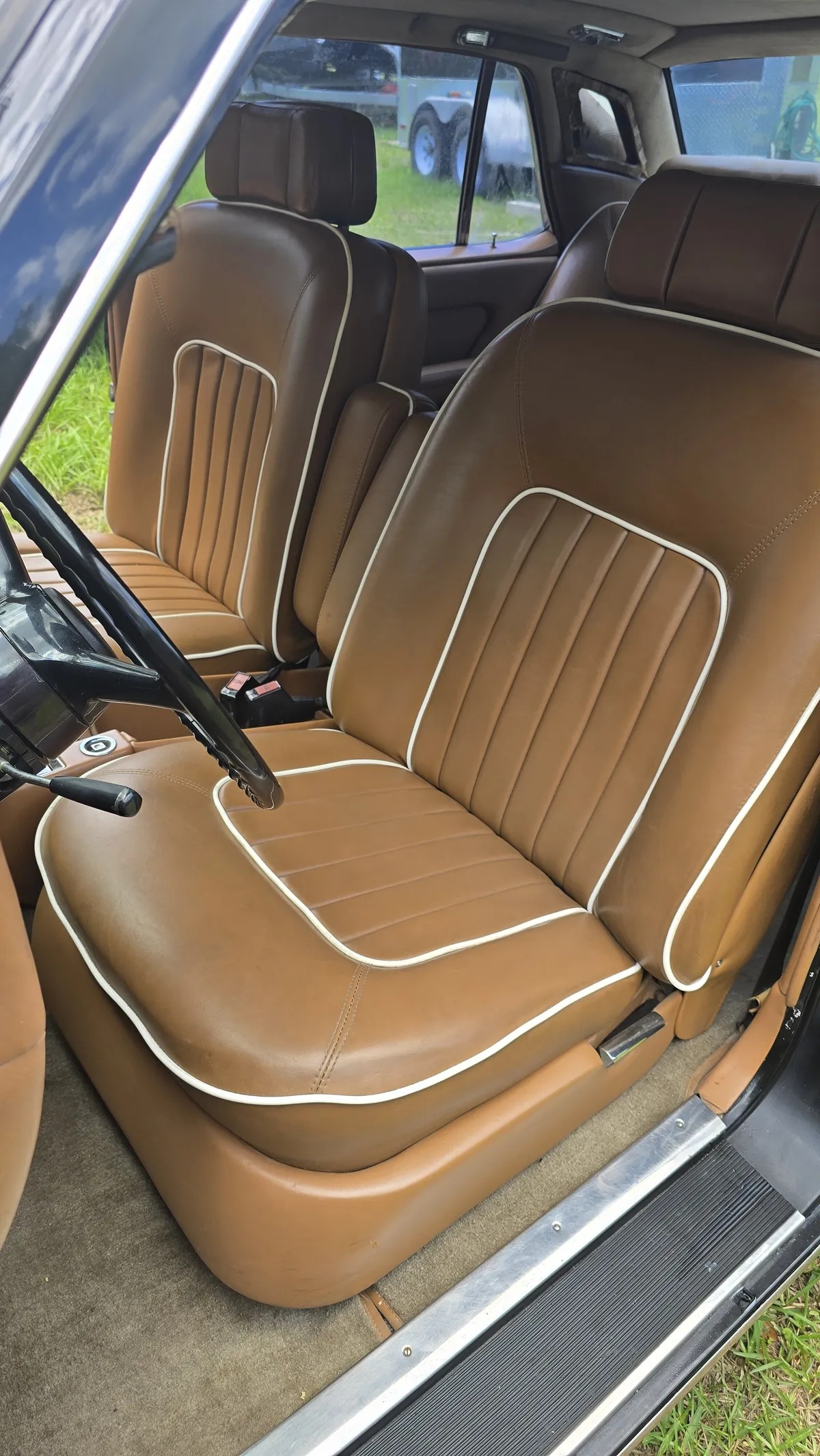 Rolls-royce-Silver-spur-1982-Black-Beige-13
