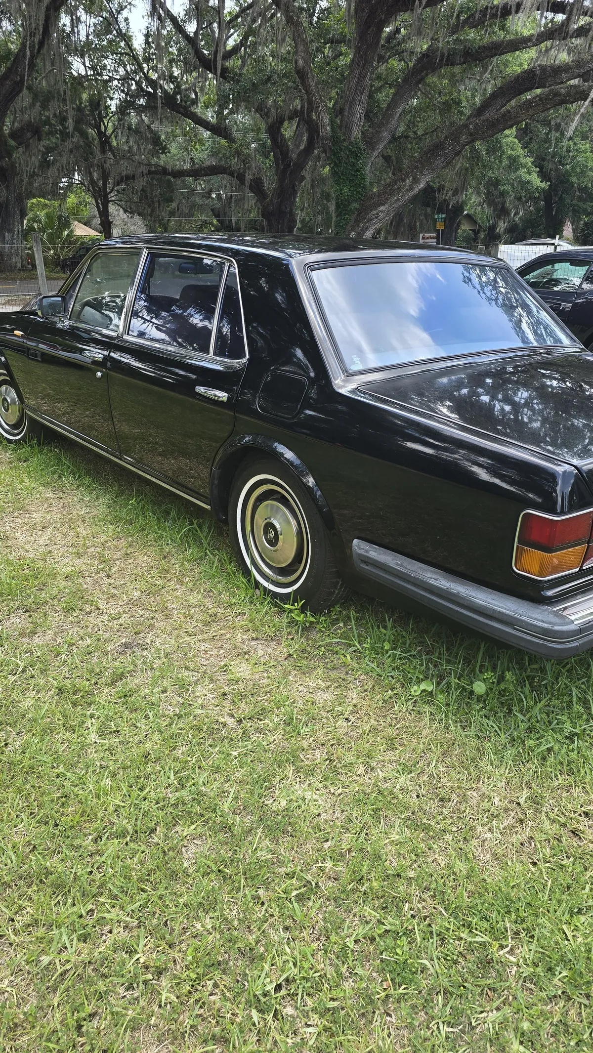 Rolls-royce-Silver-spur-1982-Black-Beige-19