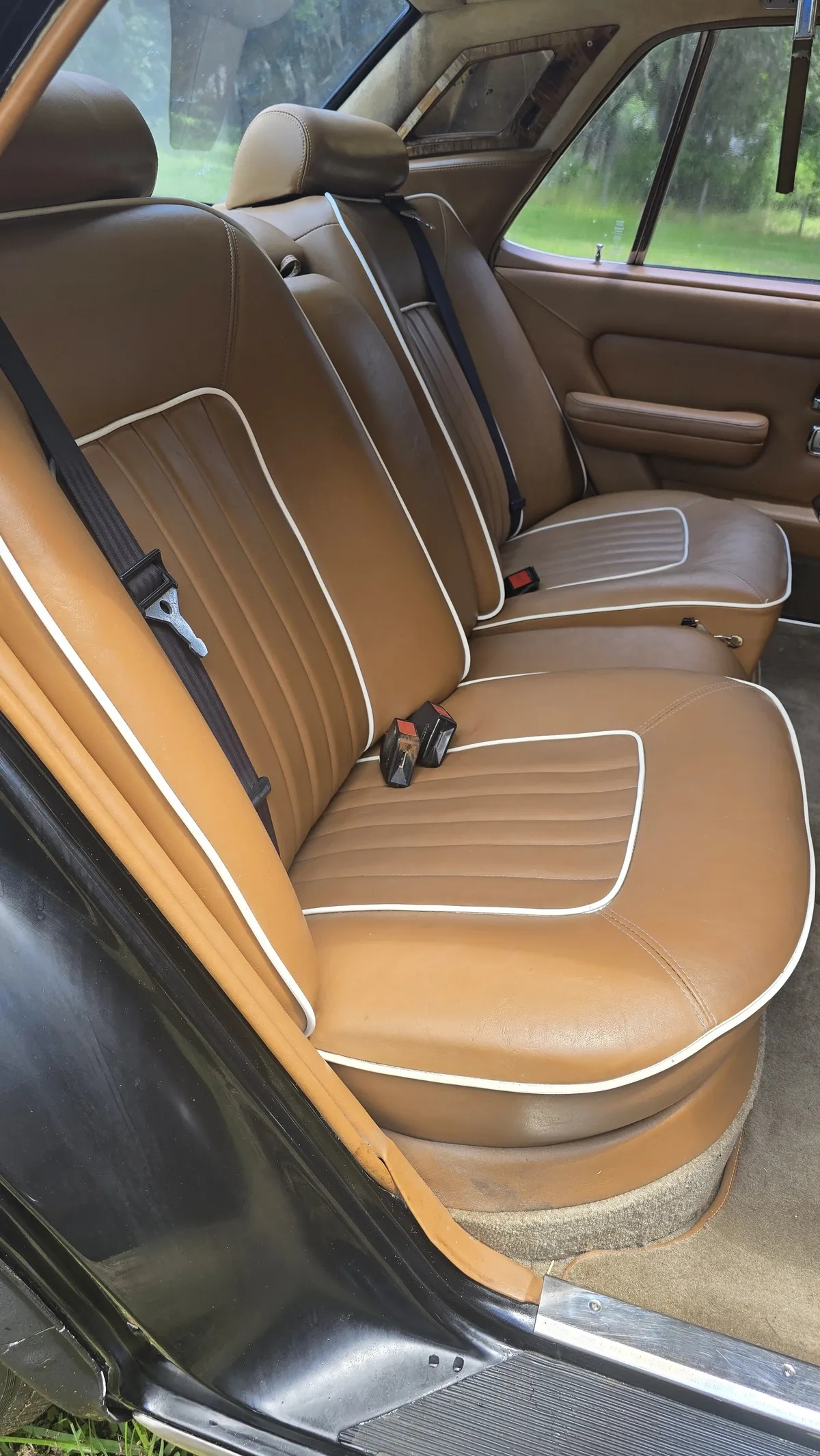 Rolls-royce-Silver-spur-1982-Black-Beige-3