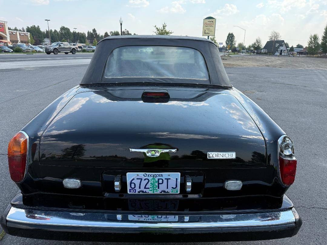 Rolls-royce-corniche-1983-black-9