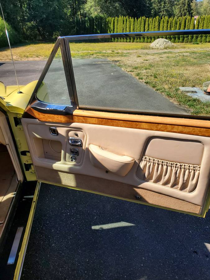 Rolls-royce-corniche-convertibles-1974-yellow-12