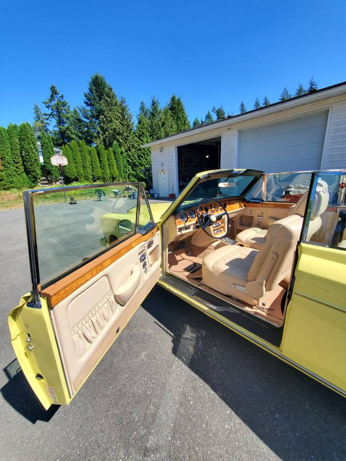 Rolls-royce-corniche-convertibles-1974-yellow-15