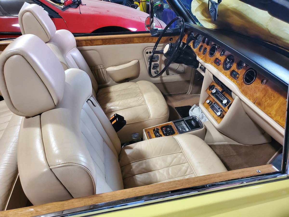 Rolls-royce-corniche-convertibles-1974-yellow-16