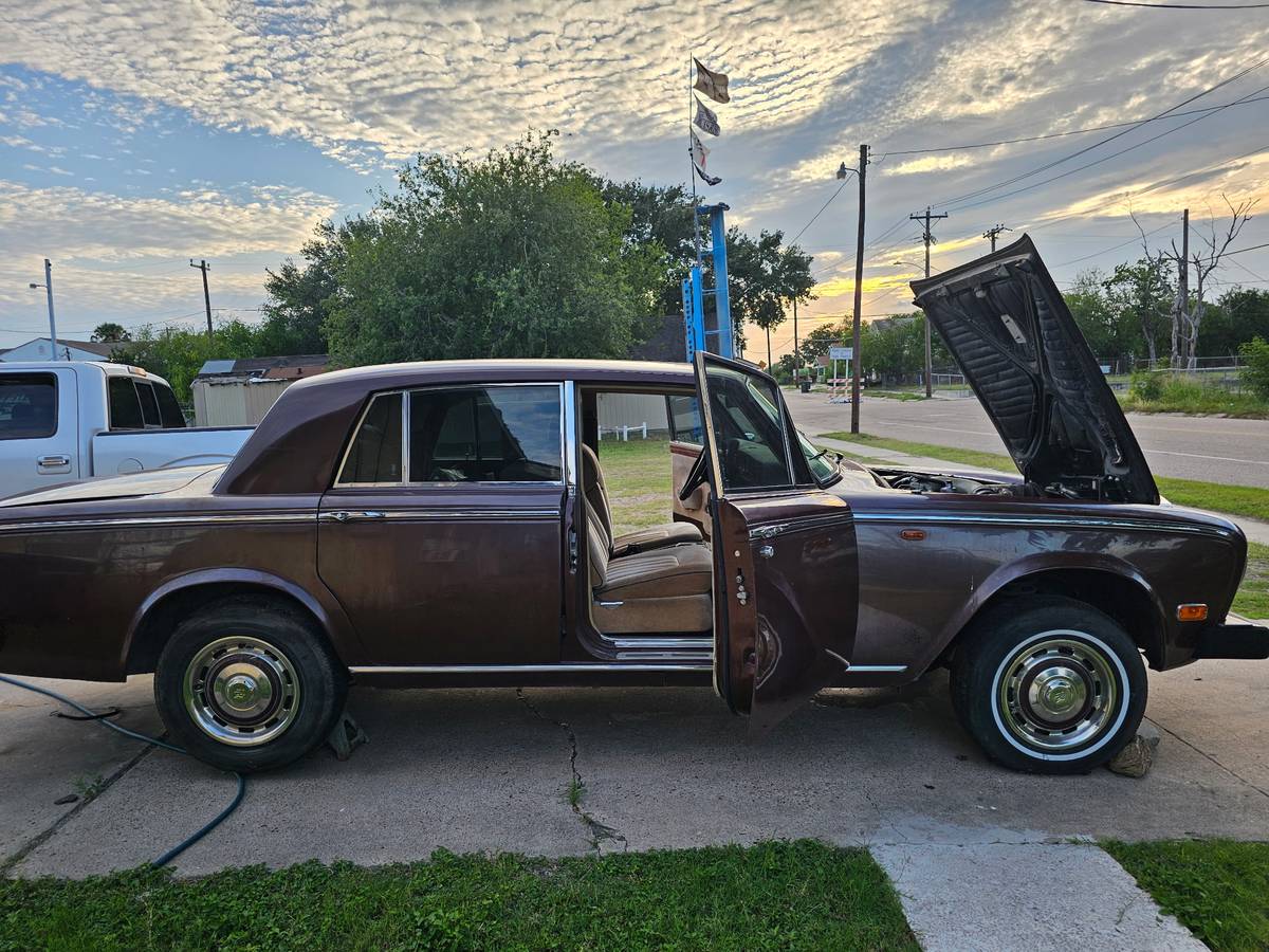 Rolls-royce-shadow-1977-custom-4