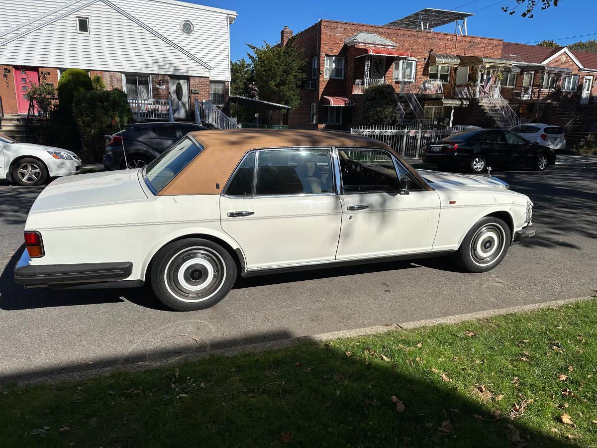 Rolls-royce-silver-spur-1986-3