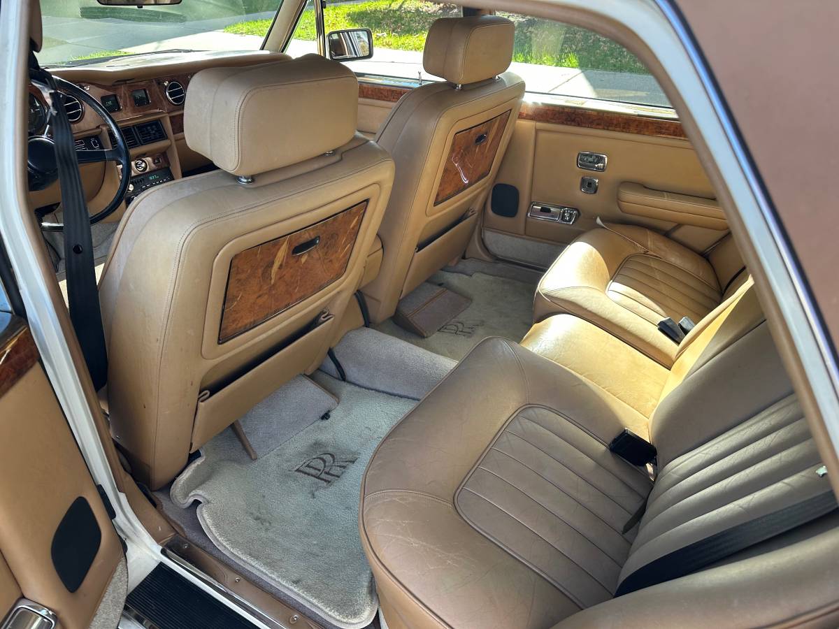 Rolls-royce-silver-spur-1986-7