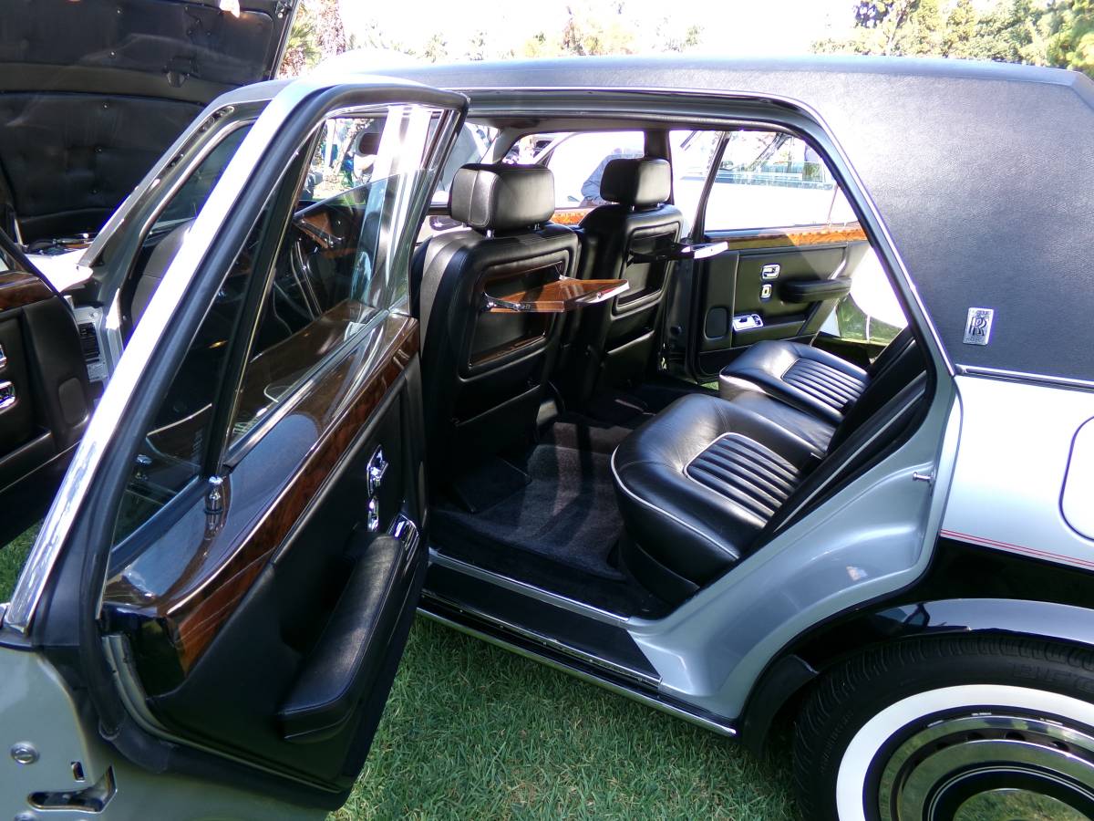 Rolls-royce-silver-spur-1986-custom-10