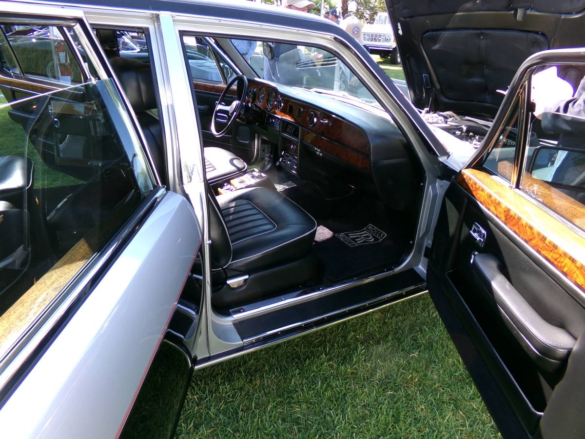 Rolls-royce-silver-spur-1986-custom-13