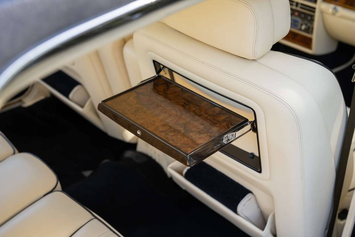 Rolls-royce-silver-spur-1995-black-6