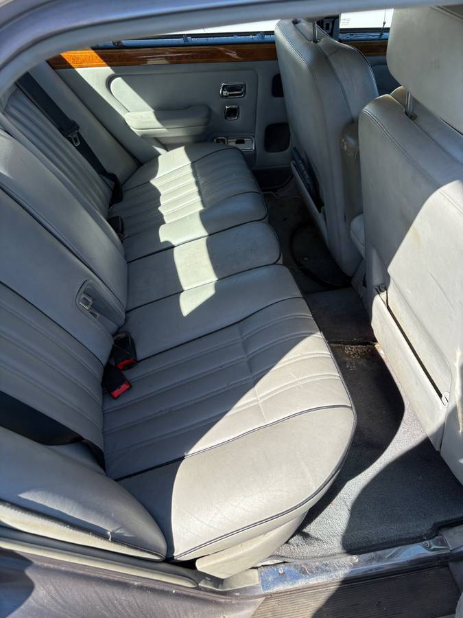 Rolls-royce-silver-spur-1995-grey-12