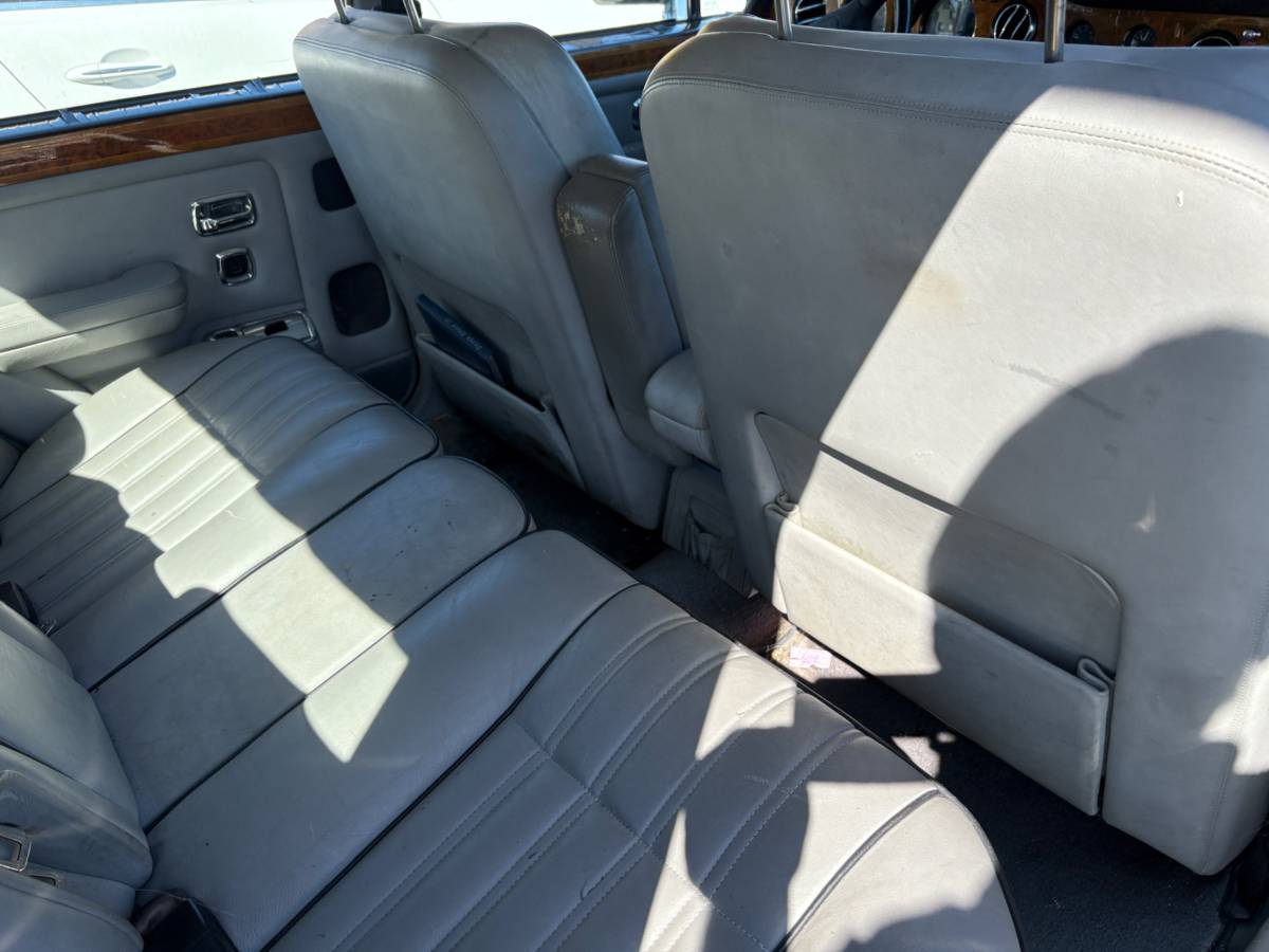 Rolls-royce-silver-spur-1995-grey-13