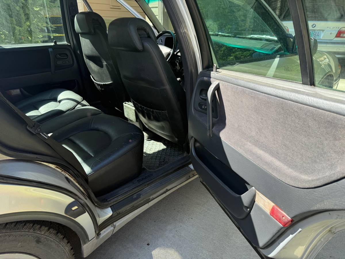 Saab-9000-cs-1995-silver-11