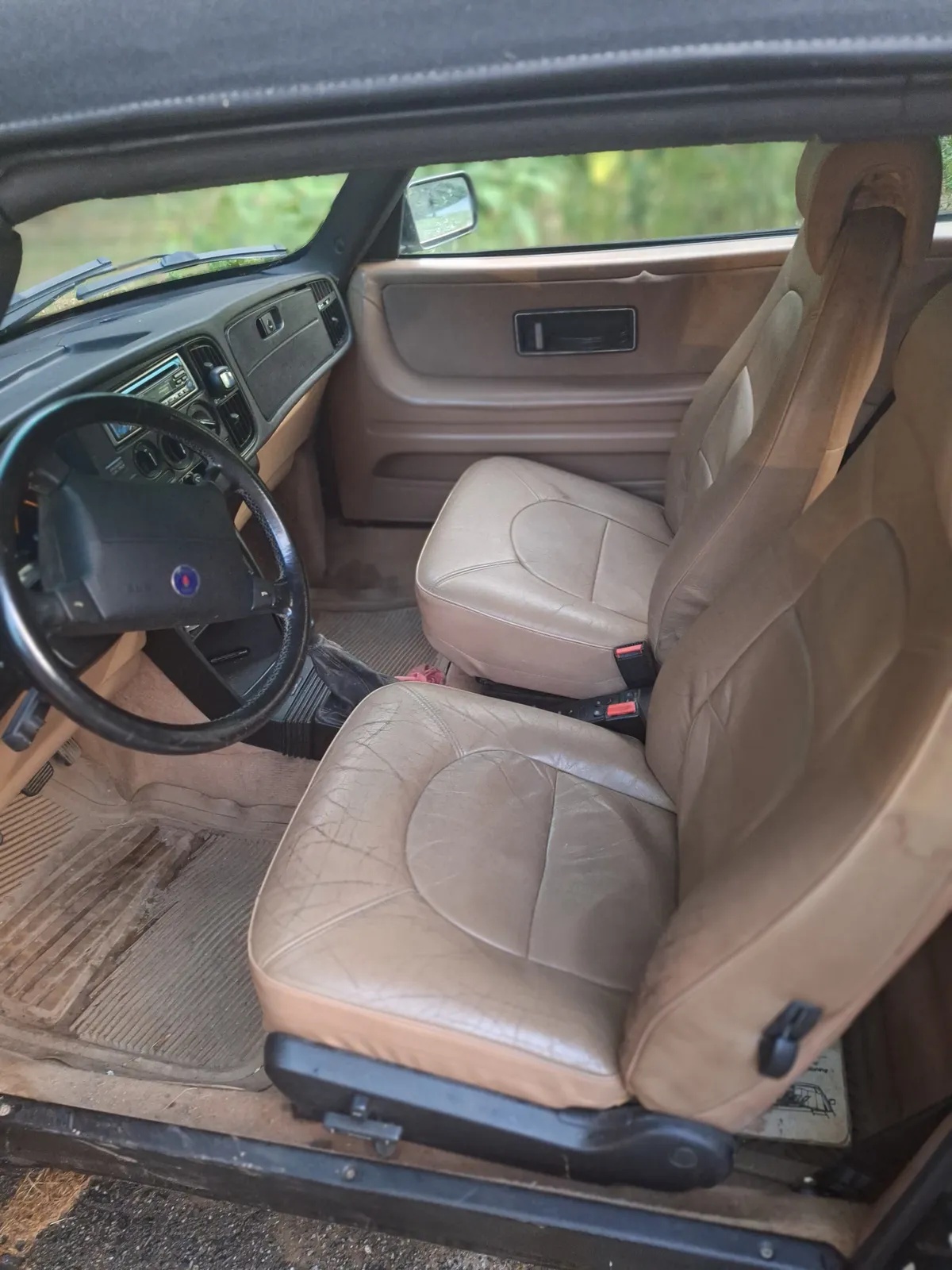 Saab-900s-1992-Black-Tan-1