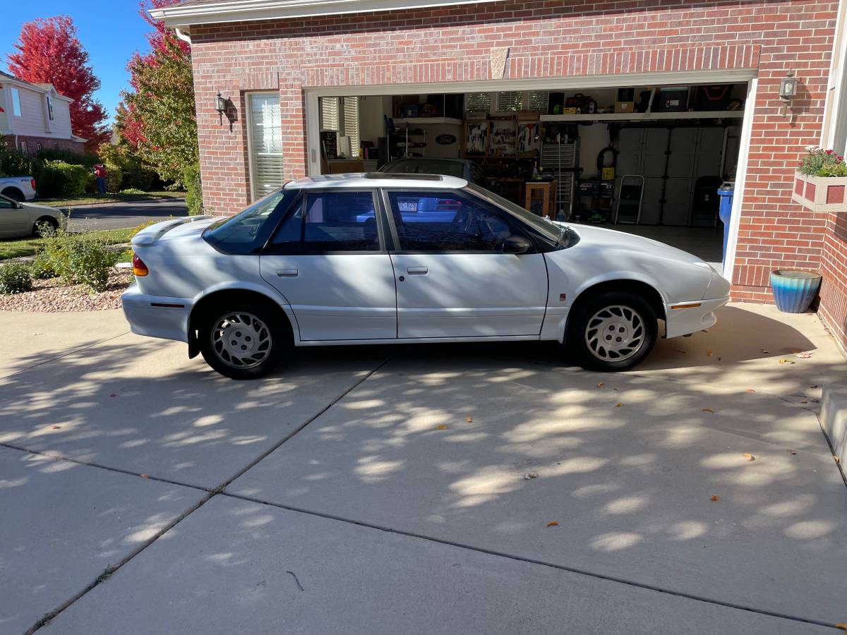 Saturn-sl2-1994-white-1