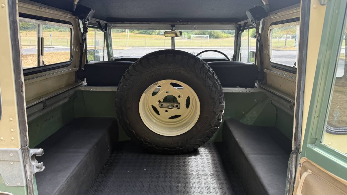 Series-3-land-rover-diesel-1974-green-12