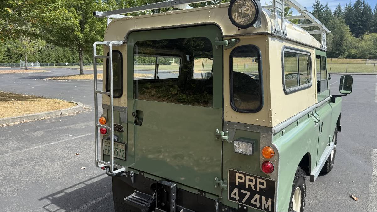 Series-3-land-rover-diesel-1974-green-9