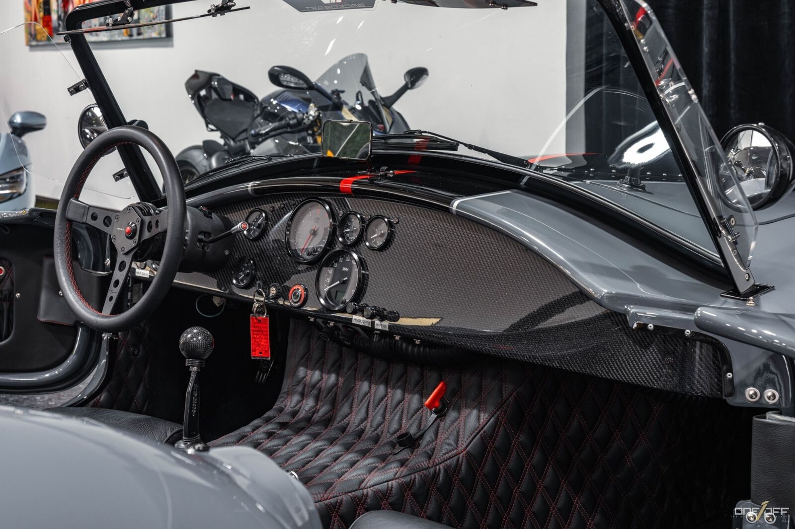 Shelby-Cobra-427-1965-Coupe-1