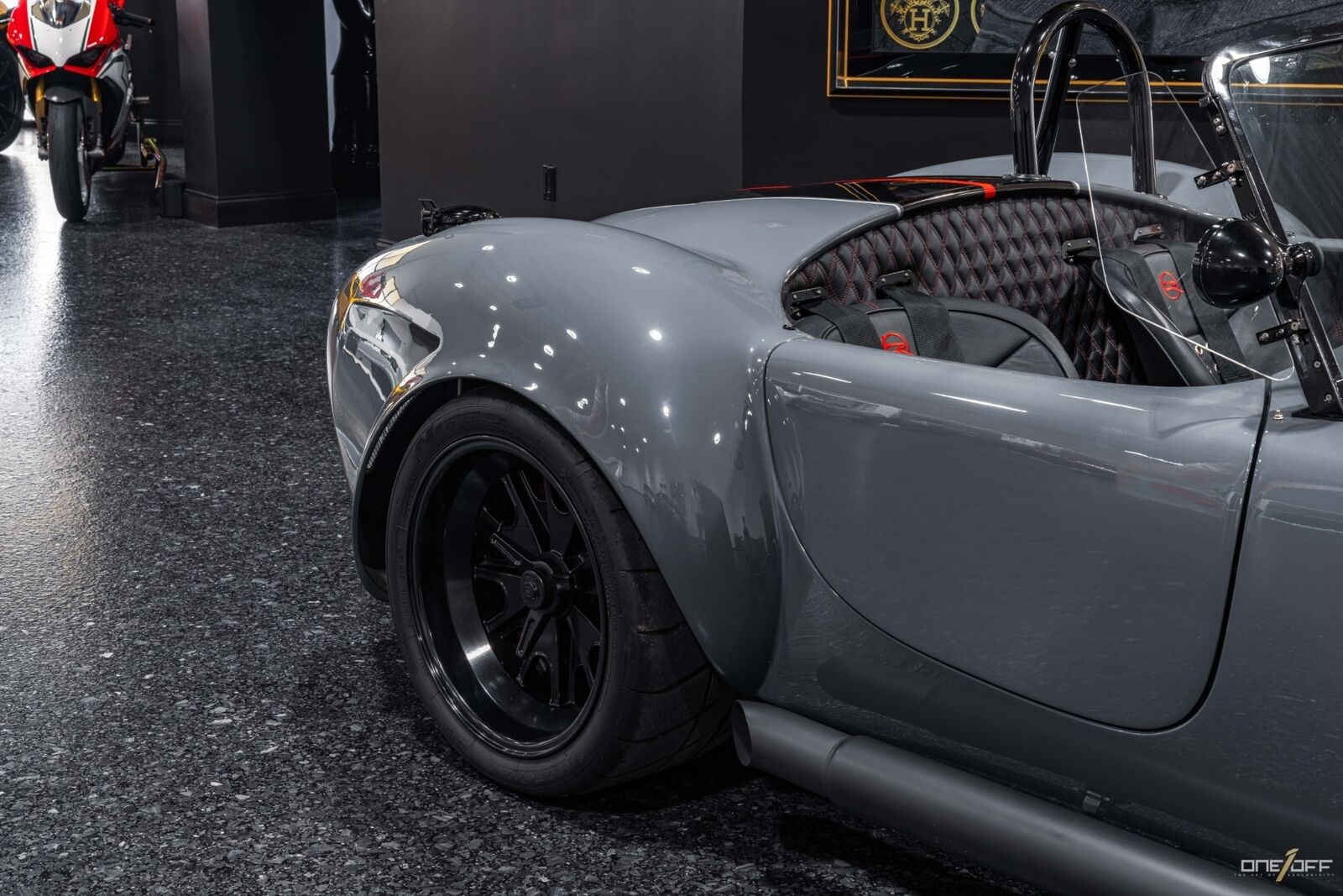 Shelby-Cobra-427-1965-Coupe-24
