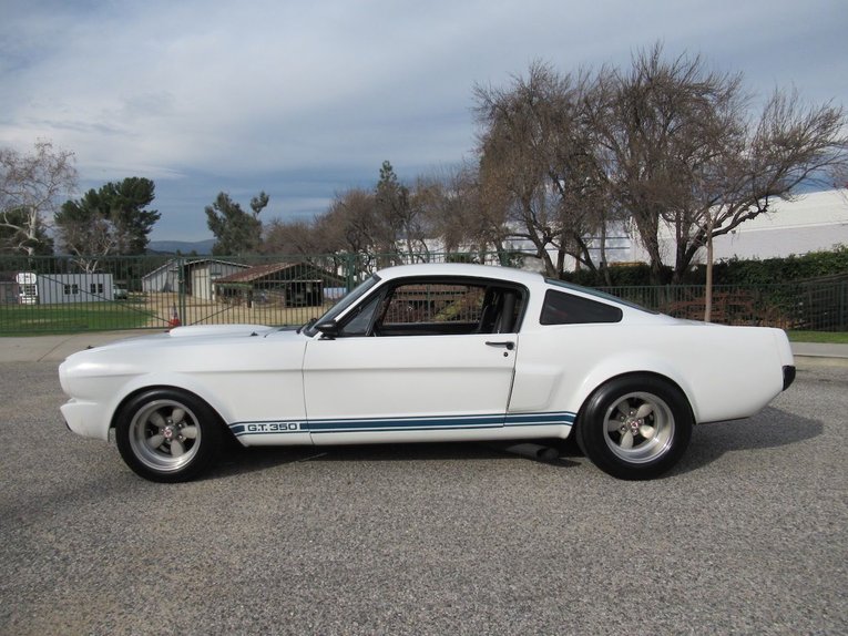 Shelby-Gt350-1966-White-Black-1