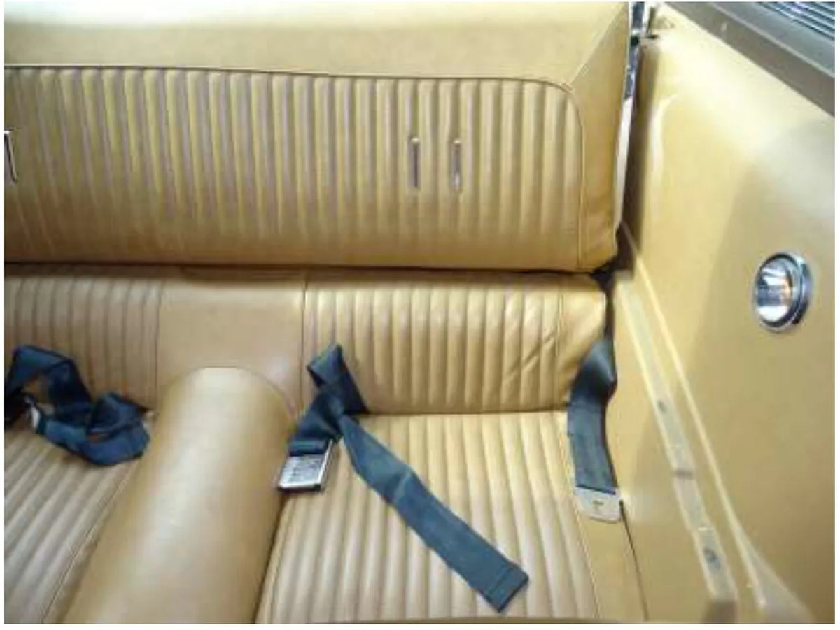 Shelby-Gt350-1968-Dark-Metallic-Green-Saddle-9