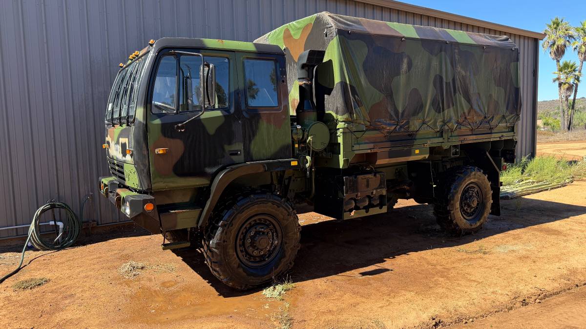Stewart-amp-stevens-m1078-diesel-1996-green-8