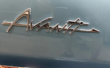Studebaker-Avanti-1963-10