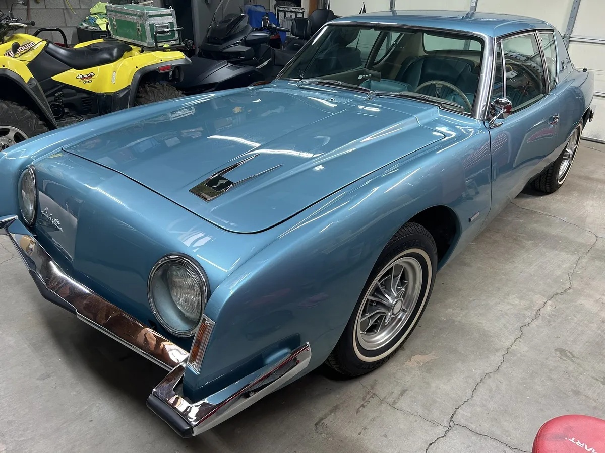 Studebaker-Avanti-1963-18