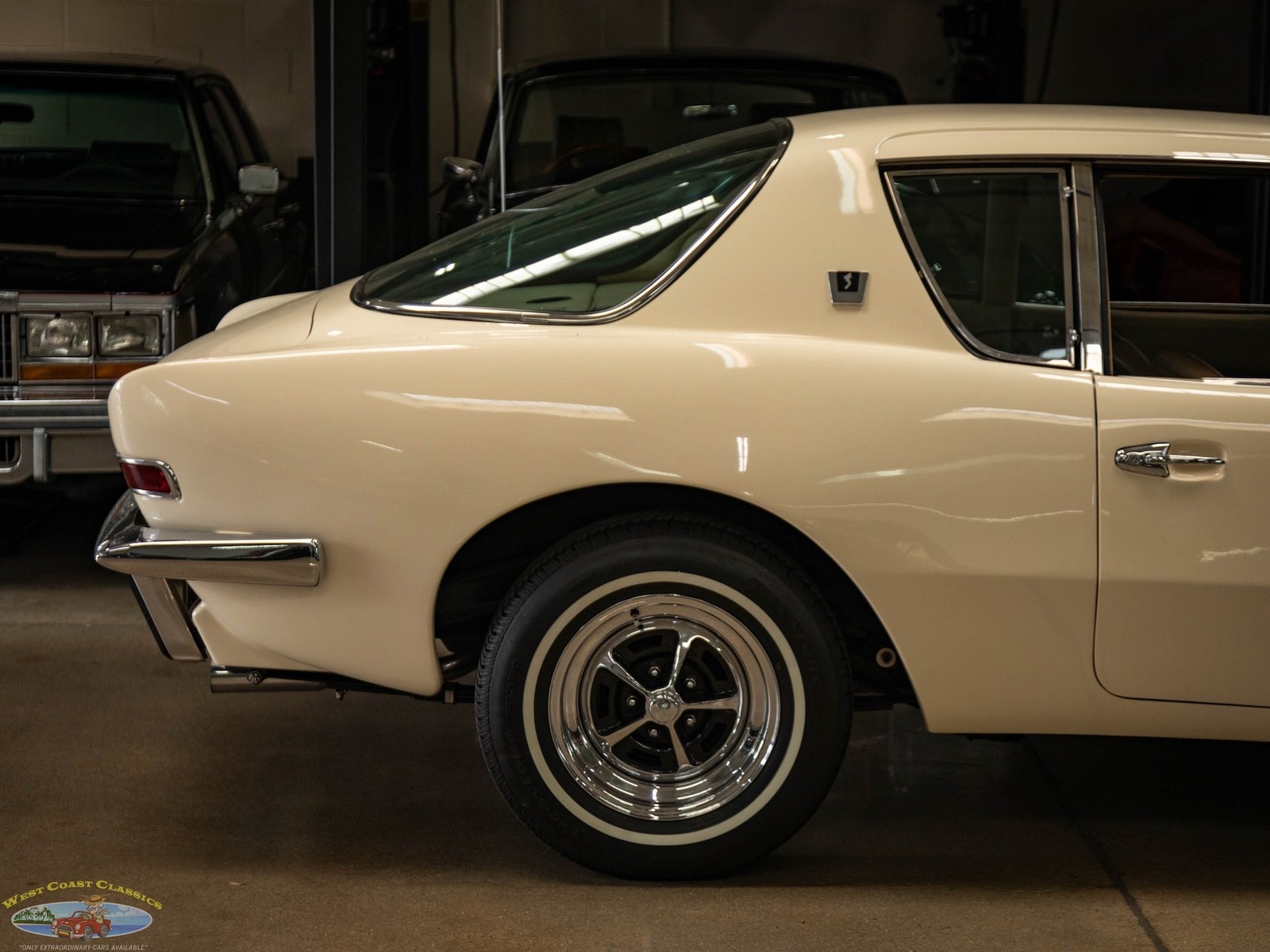 Studebaker-Avanti-1963-2-Door-Coupe-1