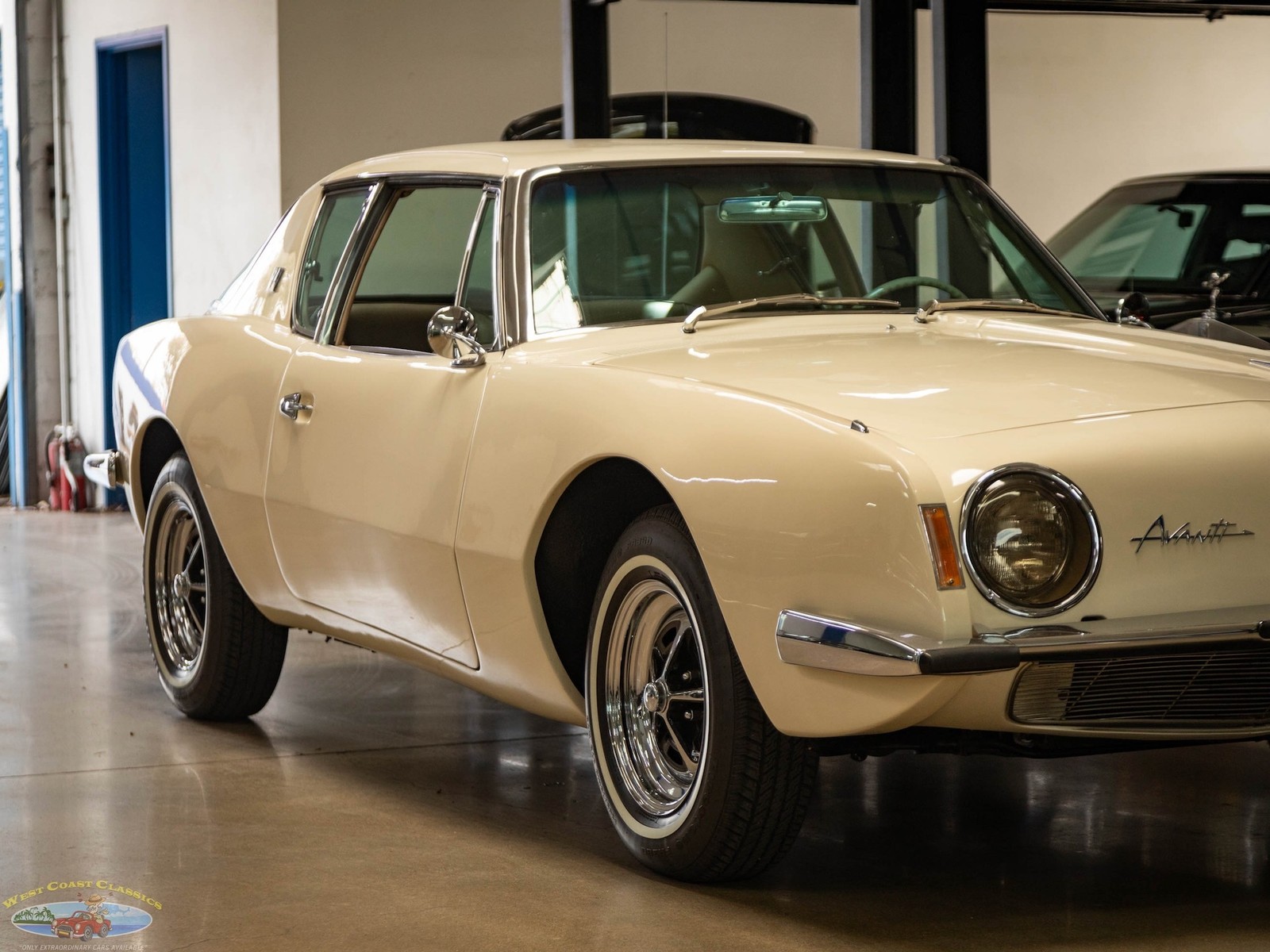 Studebaker-Avanti-1963-2-Door-Coupe-11