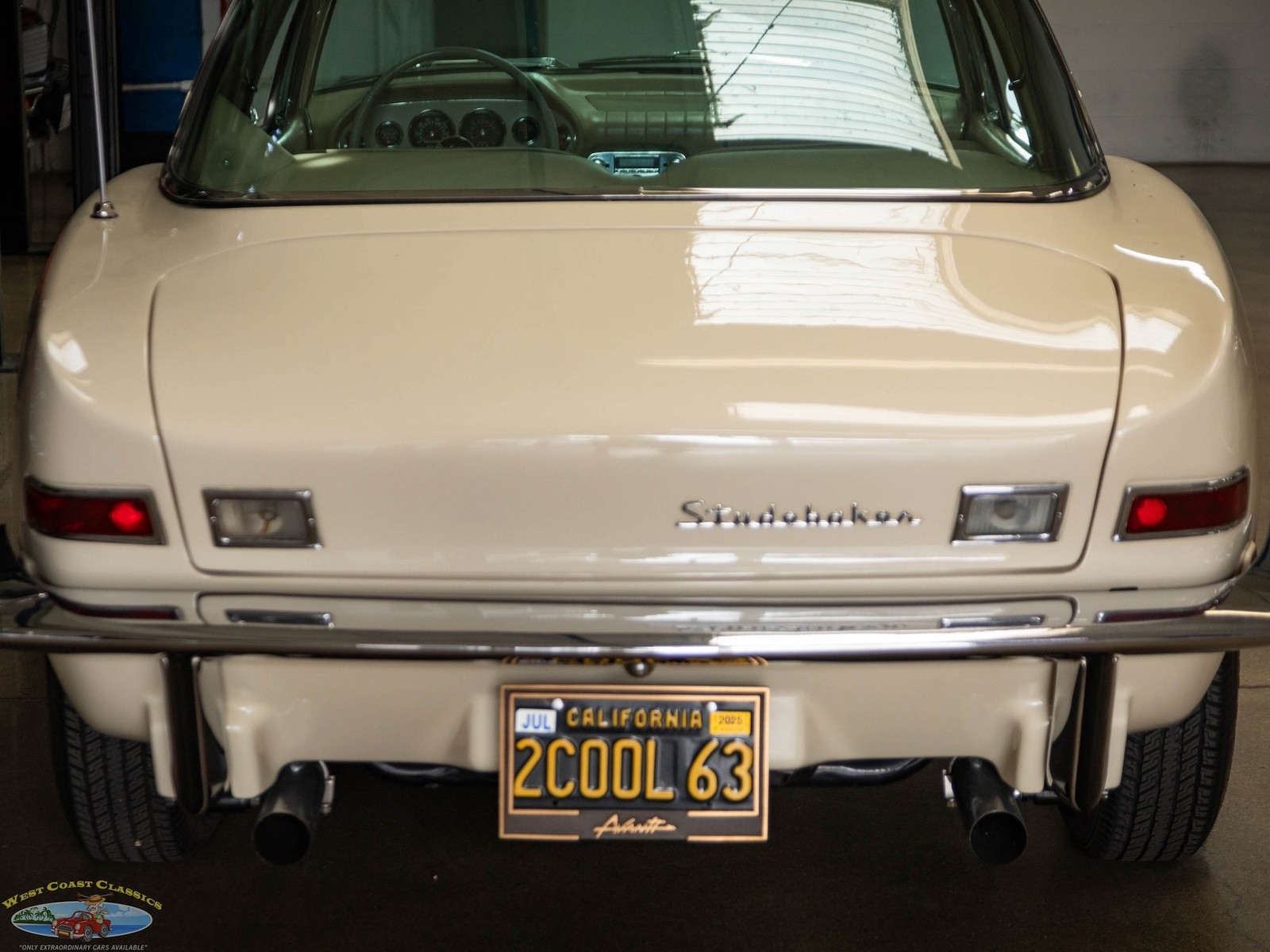Studebaker-Avanti-1963-2-Door-Coupe-19