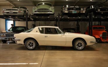 Studebaker-Avanti-1963-2-Door-Coupe-2