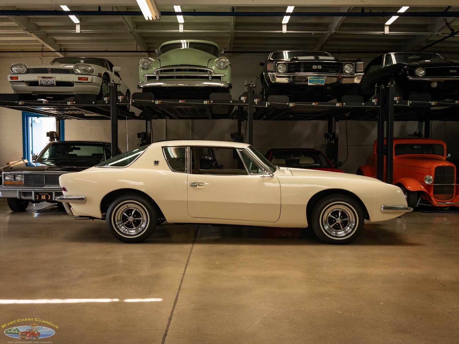 Studebaker-Avanti-1963-2-Door-Coupe-2
