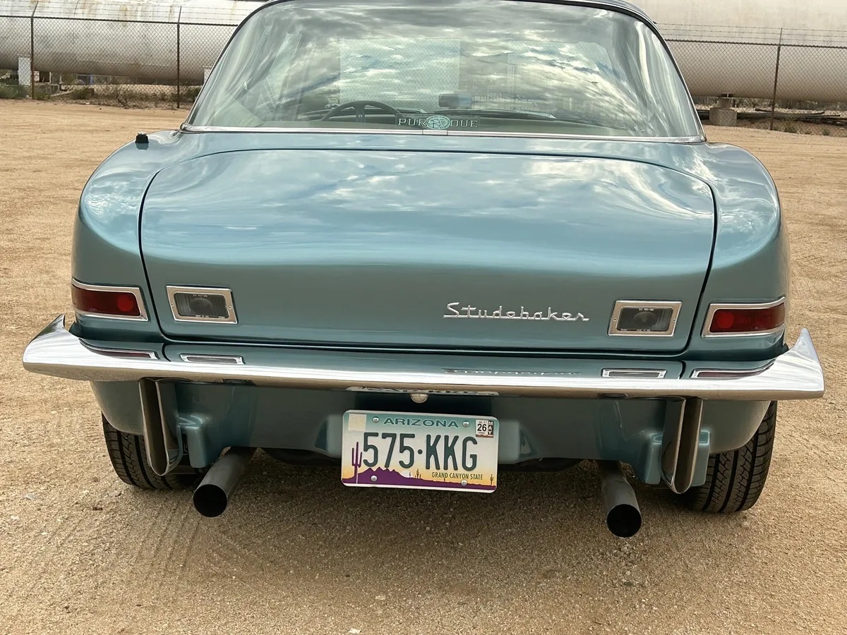Studebaker-Avanti-1963-3