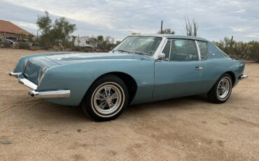 Studebaker-Avanti-1963-4
