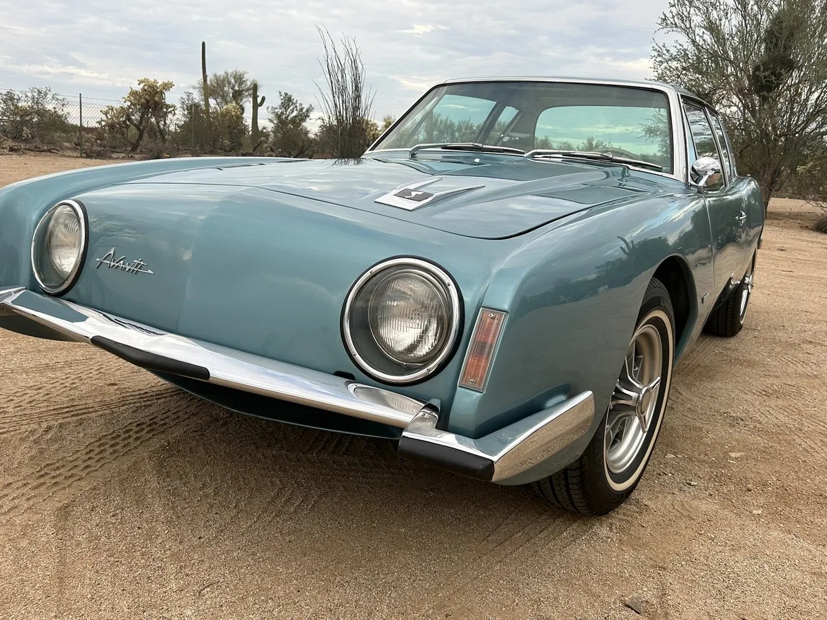 Studebaker-Avanti-1963-6