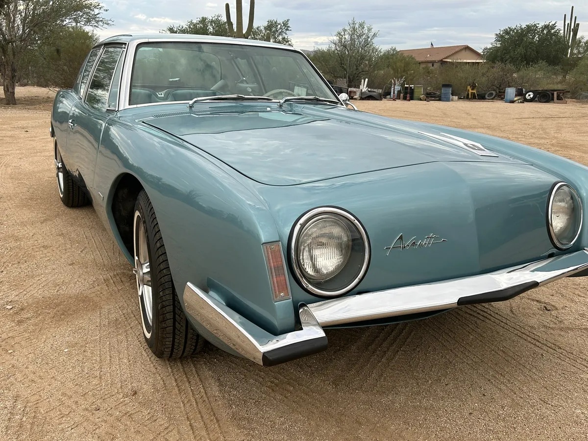 Studebaker-Avanti-1963-7