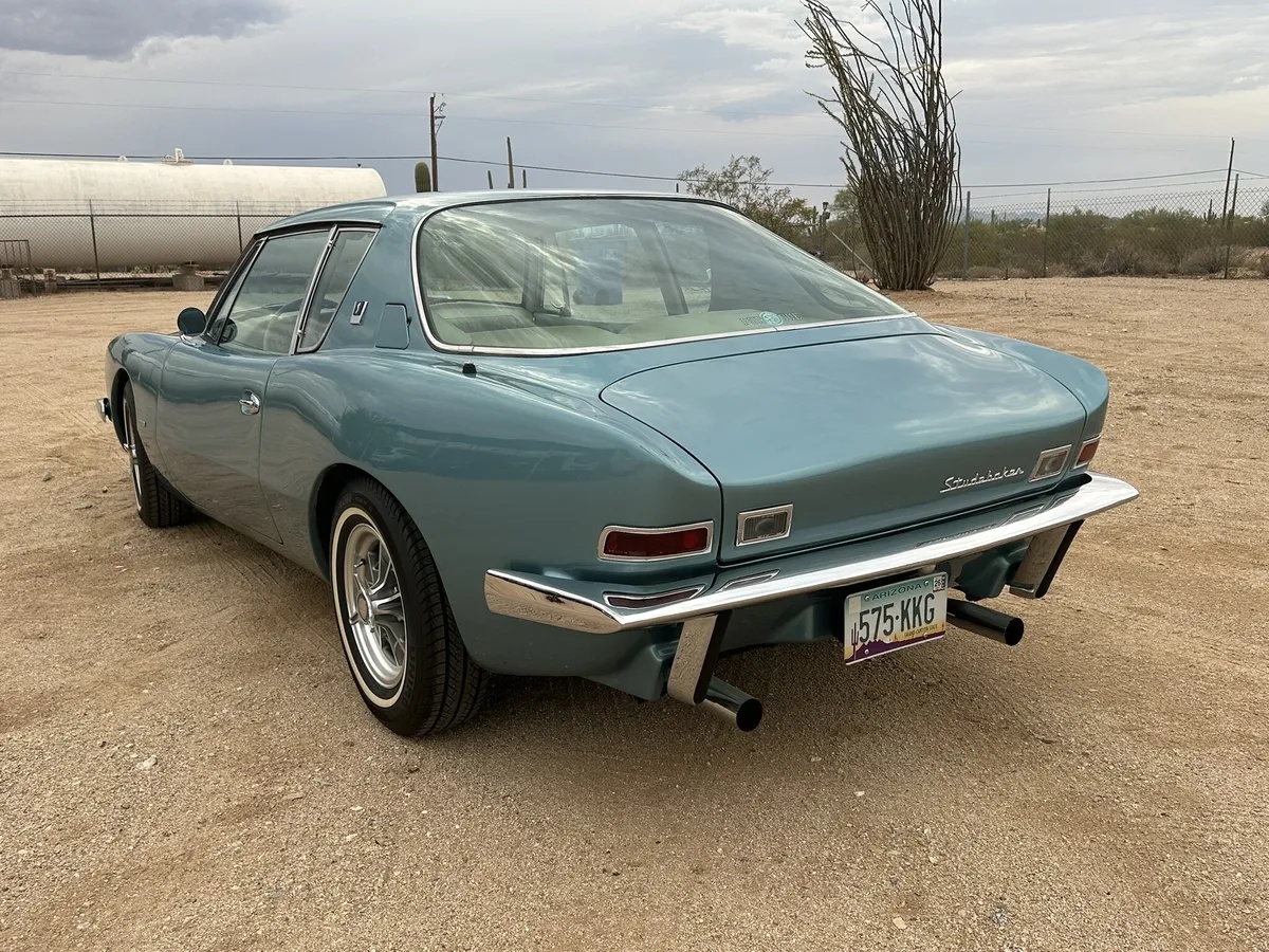 Studebaker-Avanti-1963-8