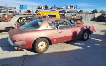 Studebaker-Avanti-1963-Maroon-Beige