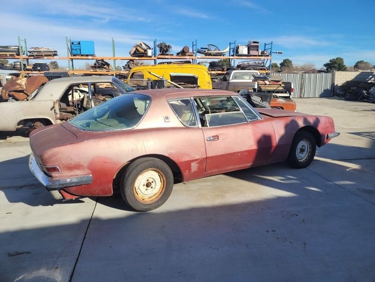 Studebaker-Avanti-1963-Maroon-Beige