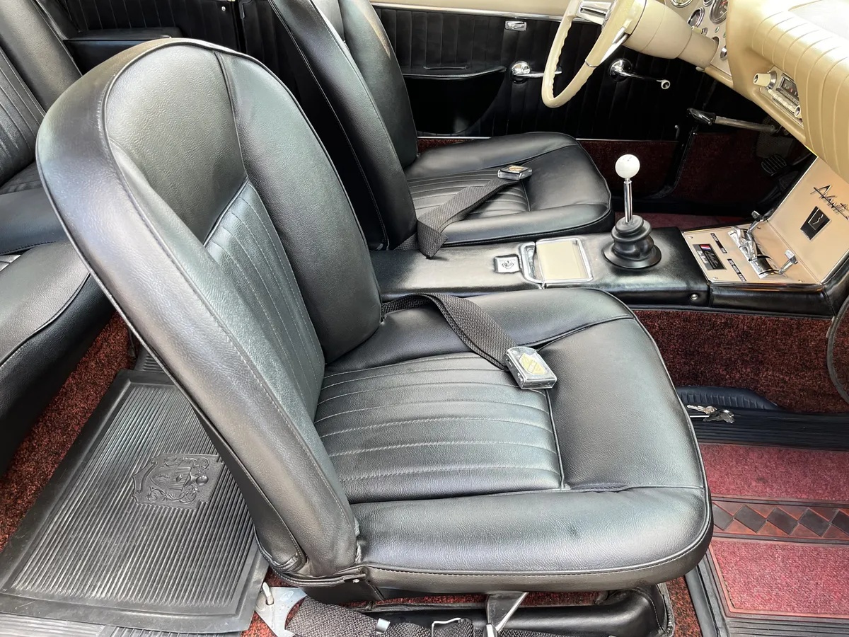 Studebaker-Avanti-1963-Red-Fawn-19