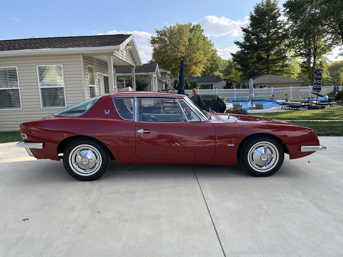 Studebaker-Avanti-1963-Red-Fawn-2