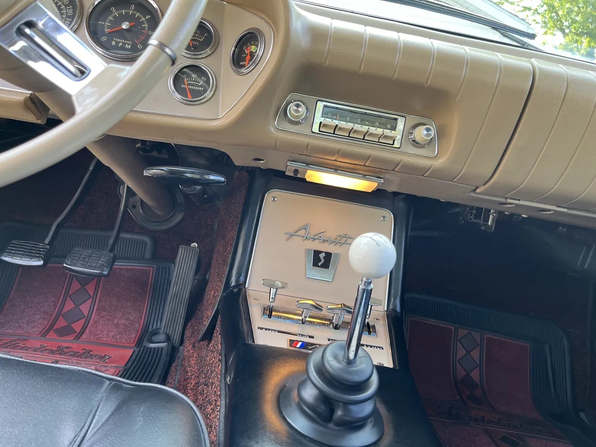 Studebaker-Avanti-1963-Red-Fawn-9