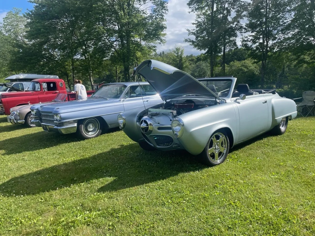 Studebaker-Champion-1947-Silver-Black-8