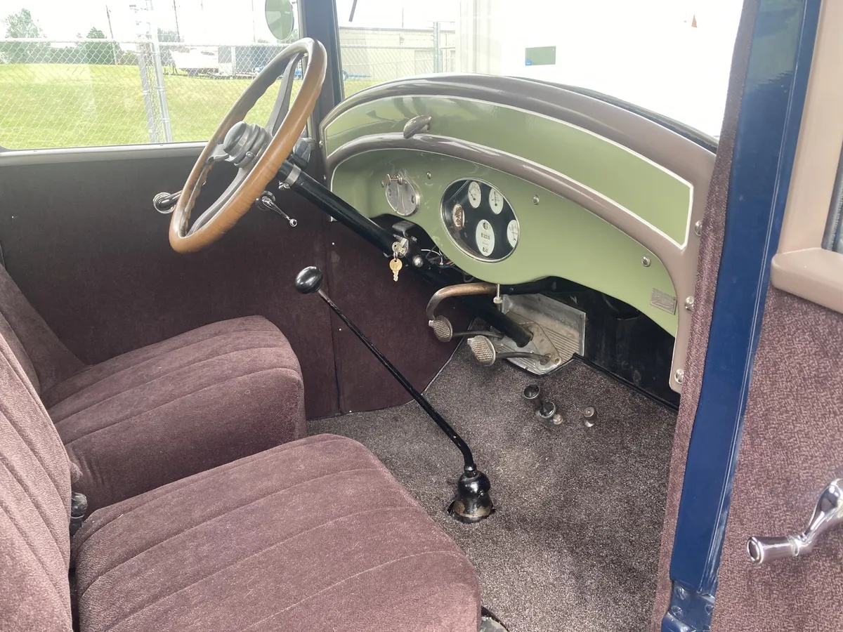 Studebaker-Commander-1927-2