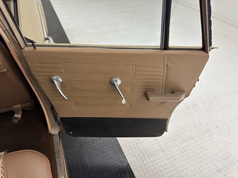 Studebaker-Lark-1964-Golden-Sand-Metallic-Tan-47