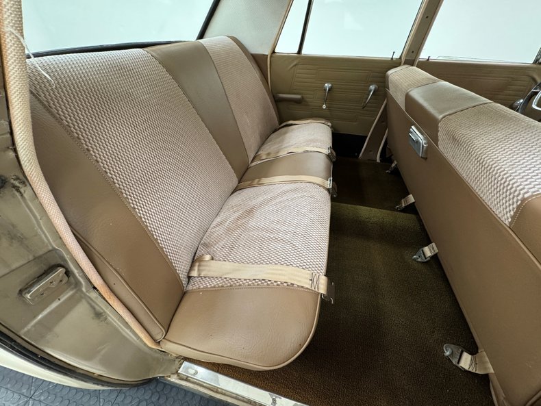 Studebaker-Lark-1964-Golden-Sand-Metallic-Tan-5