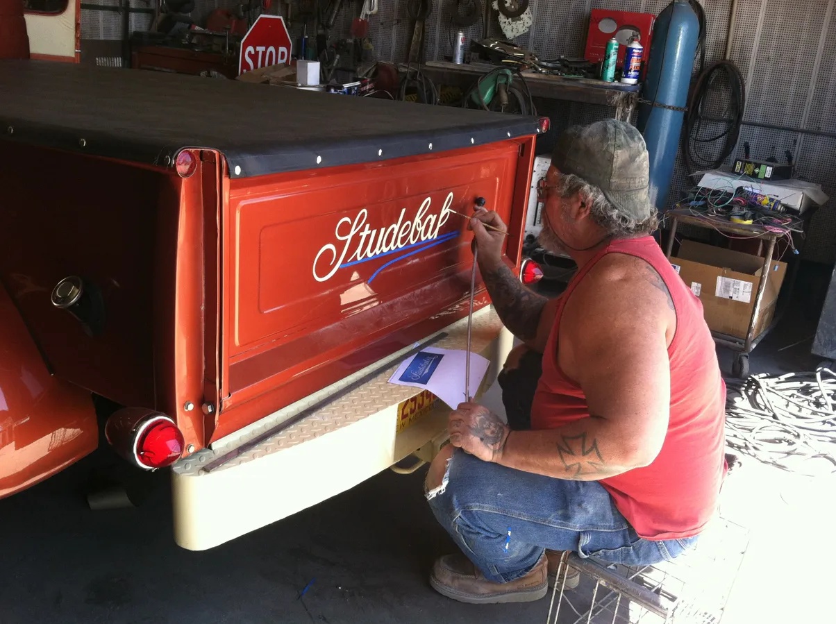 Studebaker-Pickup-1940-Orange-Crush-Pearl-Orange-11