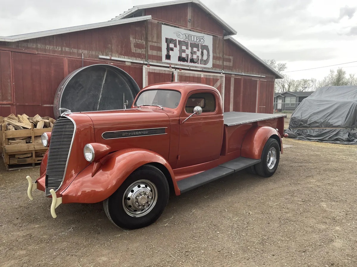Studebaker-Pickup-1940-Orange-Crush-Pearl-Orange