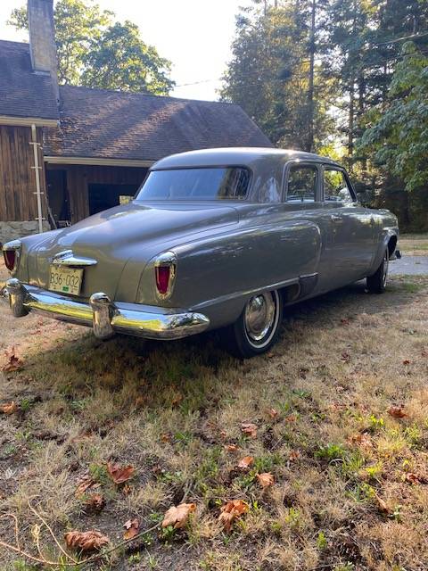 Studebaker-champion-1952-grey-3