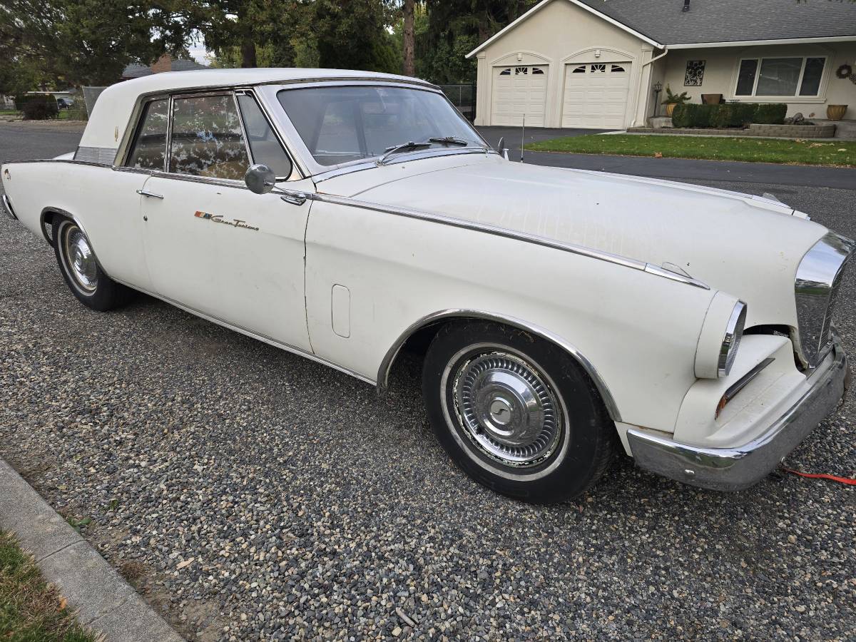 Studebaker-hawk-1963-white